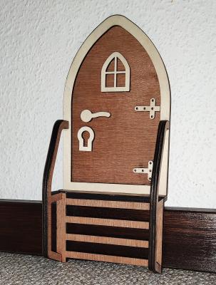 Bring ein Stück Zauber in dein Zuhause!
Unsere liebevoll lasergeschnittene Wichteltür verwandelt jede Wand oder Fußleiste i